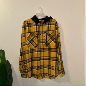 No Boundaries Men’s Yellow and Black Plaid Shirt Size Small